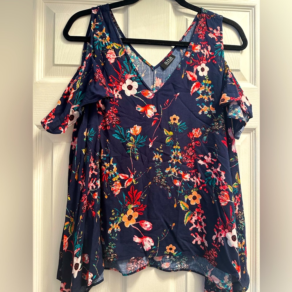 Very flattering blouse